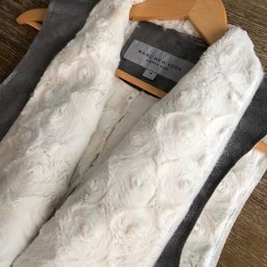 Gorgeous Andrew Marc vest